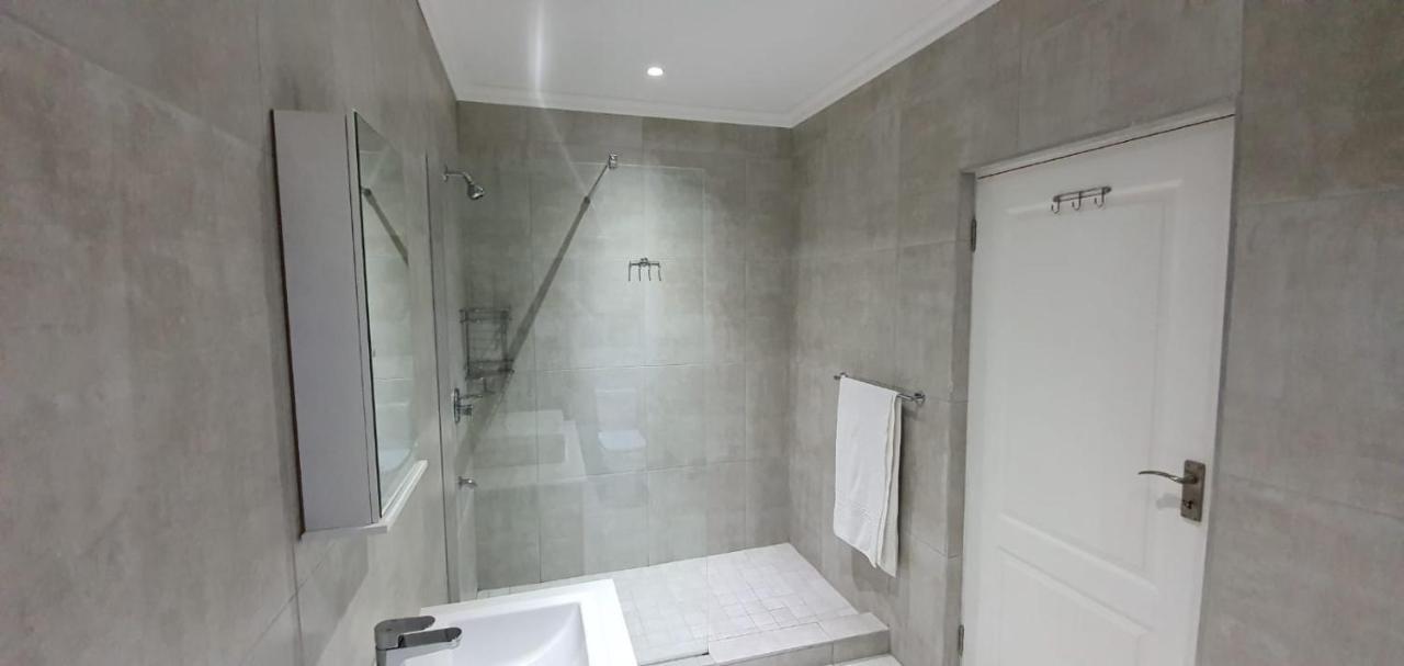 Villa Parisienne Modern Guest House Fokváros Kültér fotó