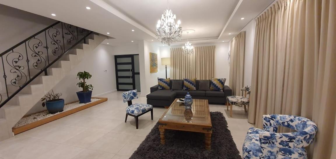 Villa Parisienne Modern Guest House Fokváros Kültér fotó