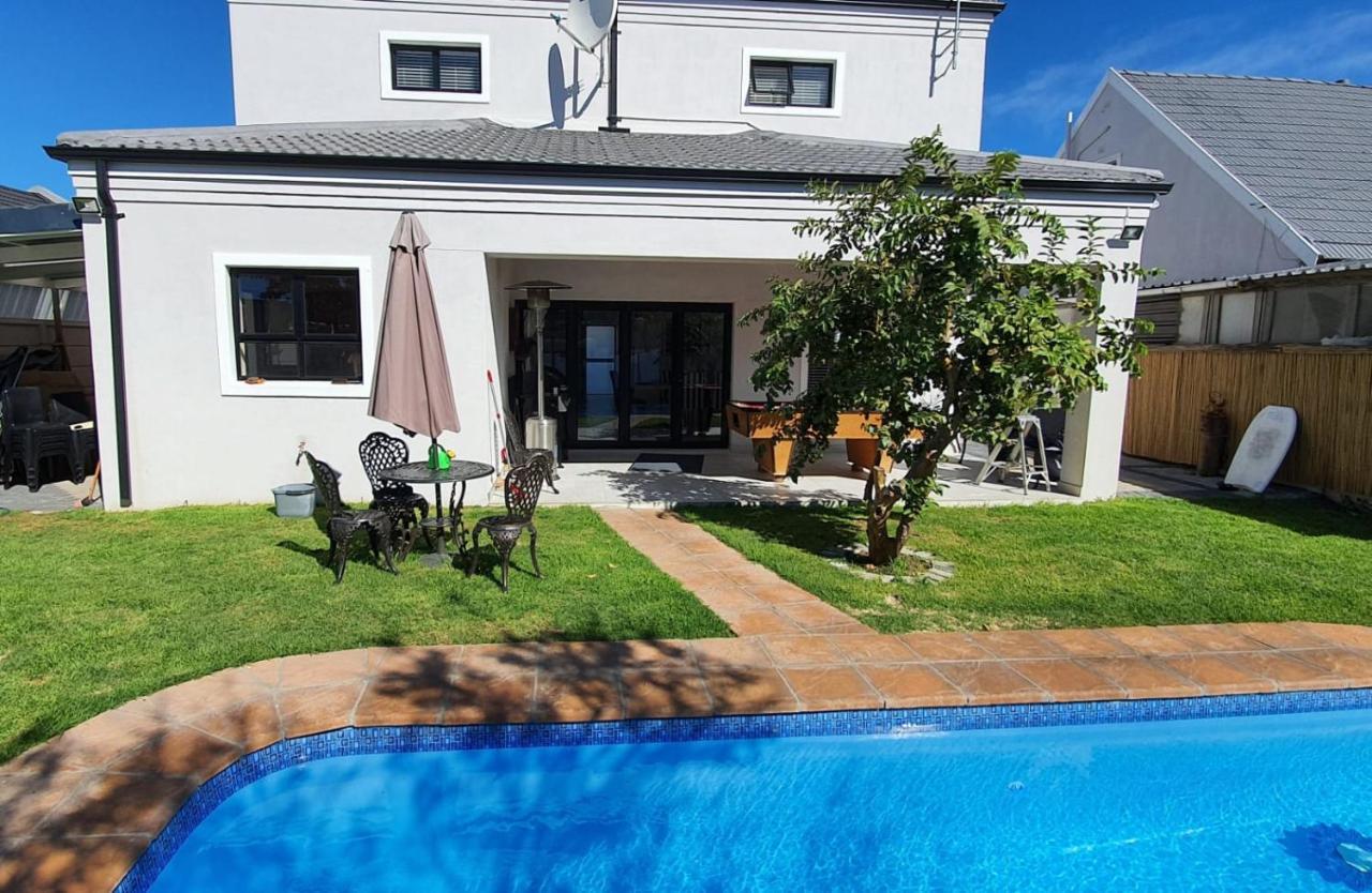 Villa Parisienne Modern Guest House Fokváros Kültér fotó