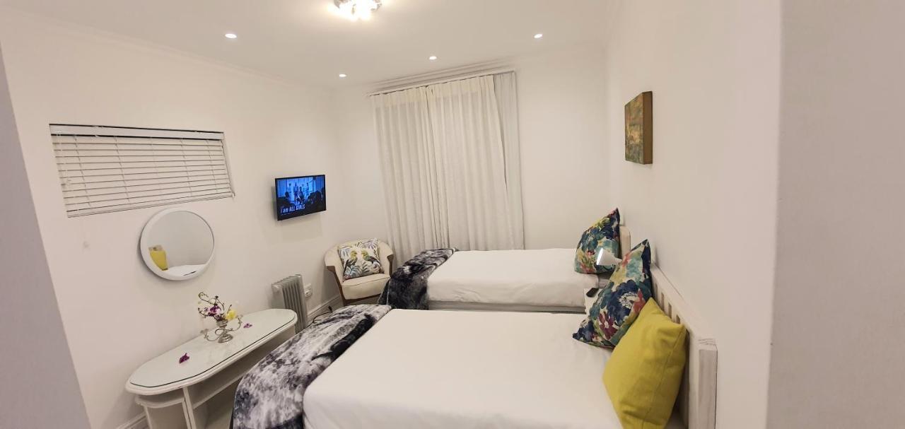 Villa Parisienne Modern Guest House Fokváros Kültér fotó