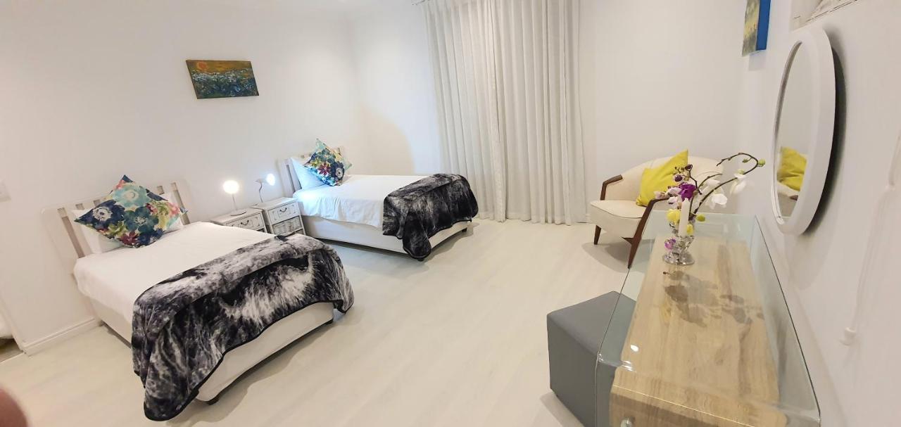 Villa Parisienne Modern Guest House Fokváros Kültér fotó