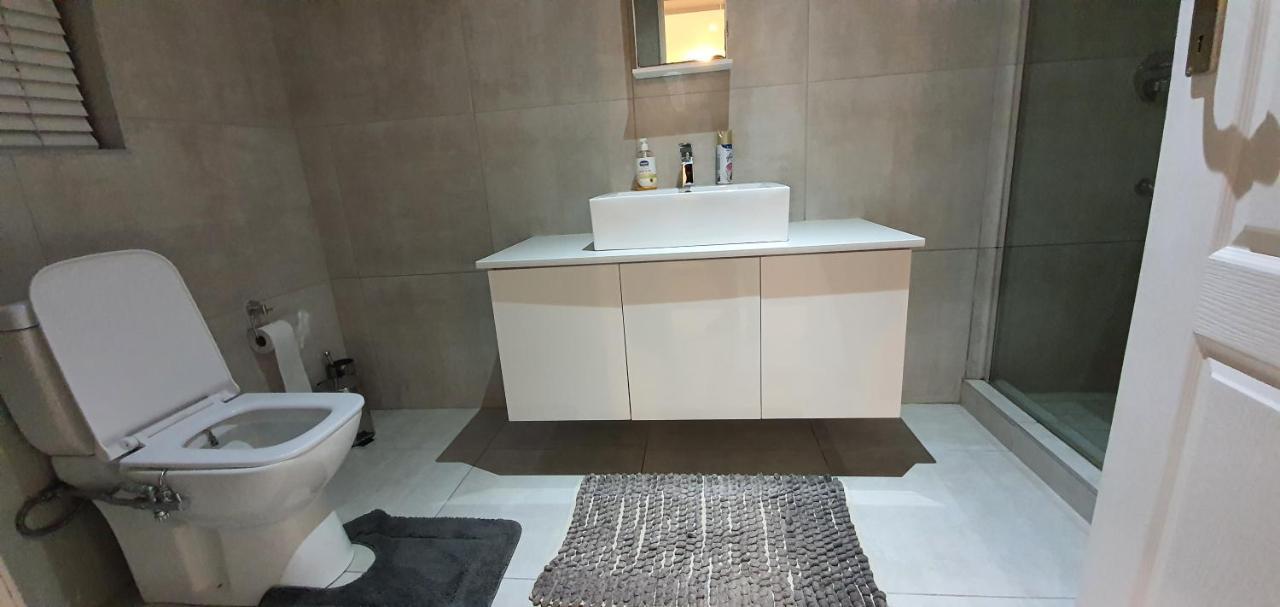 Villa Parisienne Modern Guest House Fokváros Kültér fotó